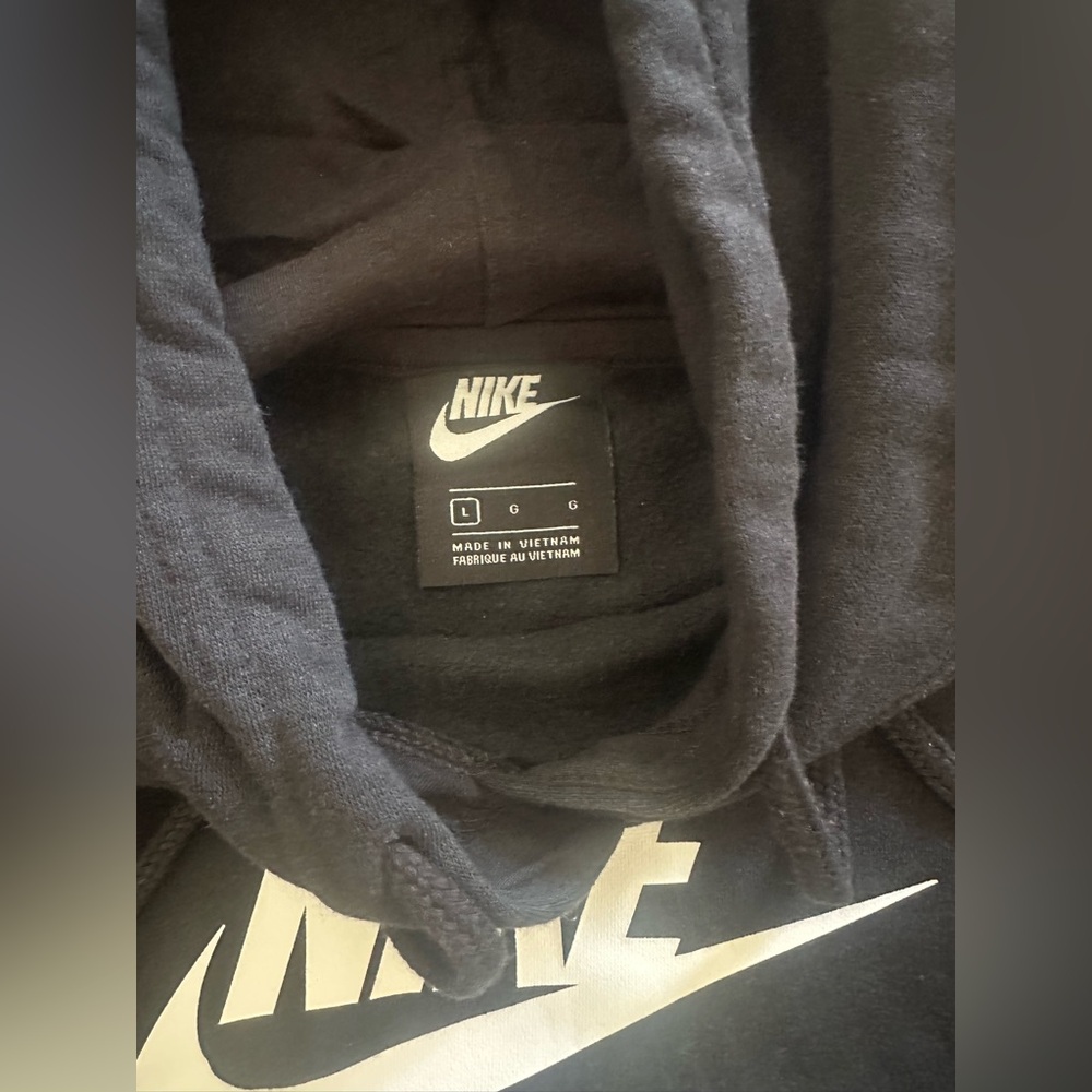 NWOT Nike heritage hoodie women’s black with colorful shoulder trim size large - Picture 3 of 6